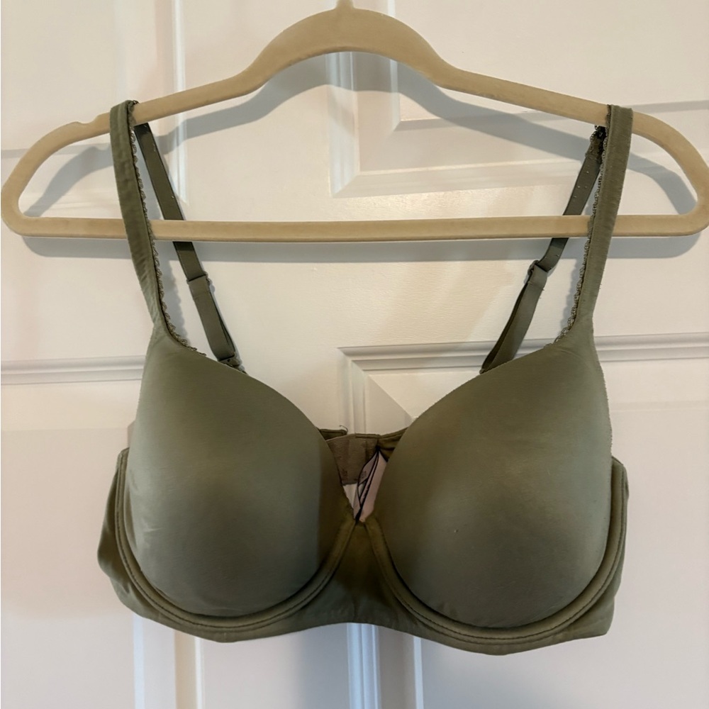 Victoria Secret lined Demi bra